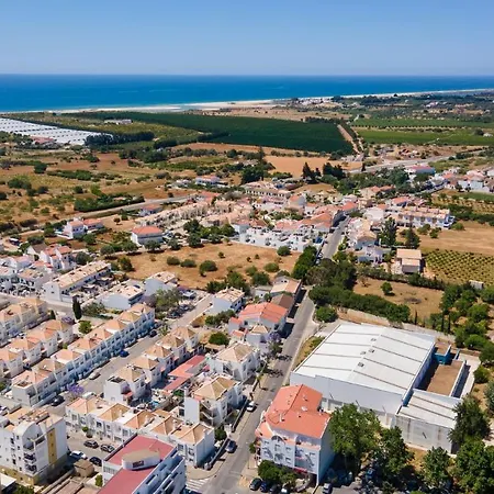 公寓 Luminous 3bdr W/balcony By Lovelystay