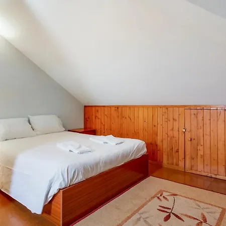 Apartmán Luminous 3bdr W/balcony By Lovelystay