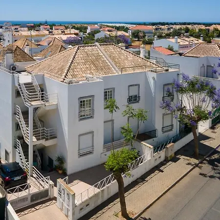 Luminous 3bdr W/balcony By Lovelystay Appartement