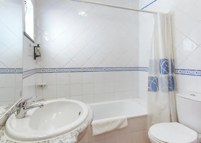 Appartement Luminous 3bdr W/balcony By Lovelystay